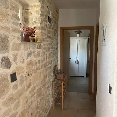 Holiday Home Toma * Puljane