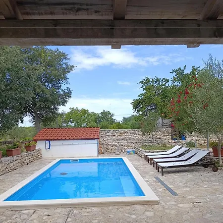 Holiday Home Toma *