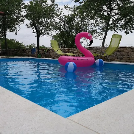 Holiday Home Toma * Puljane